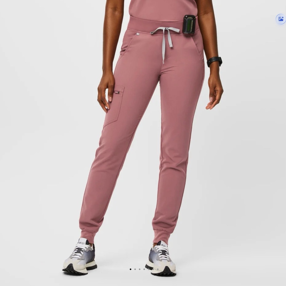 FIGS Women's Zamora Jogger Scrub Pants Mauve Petite XXS